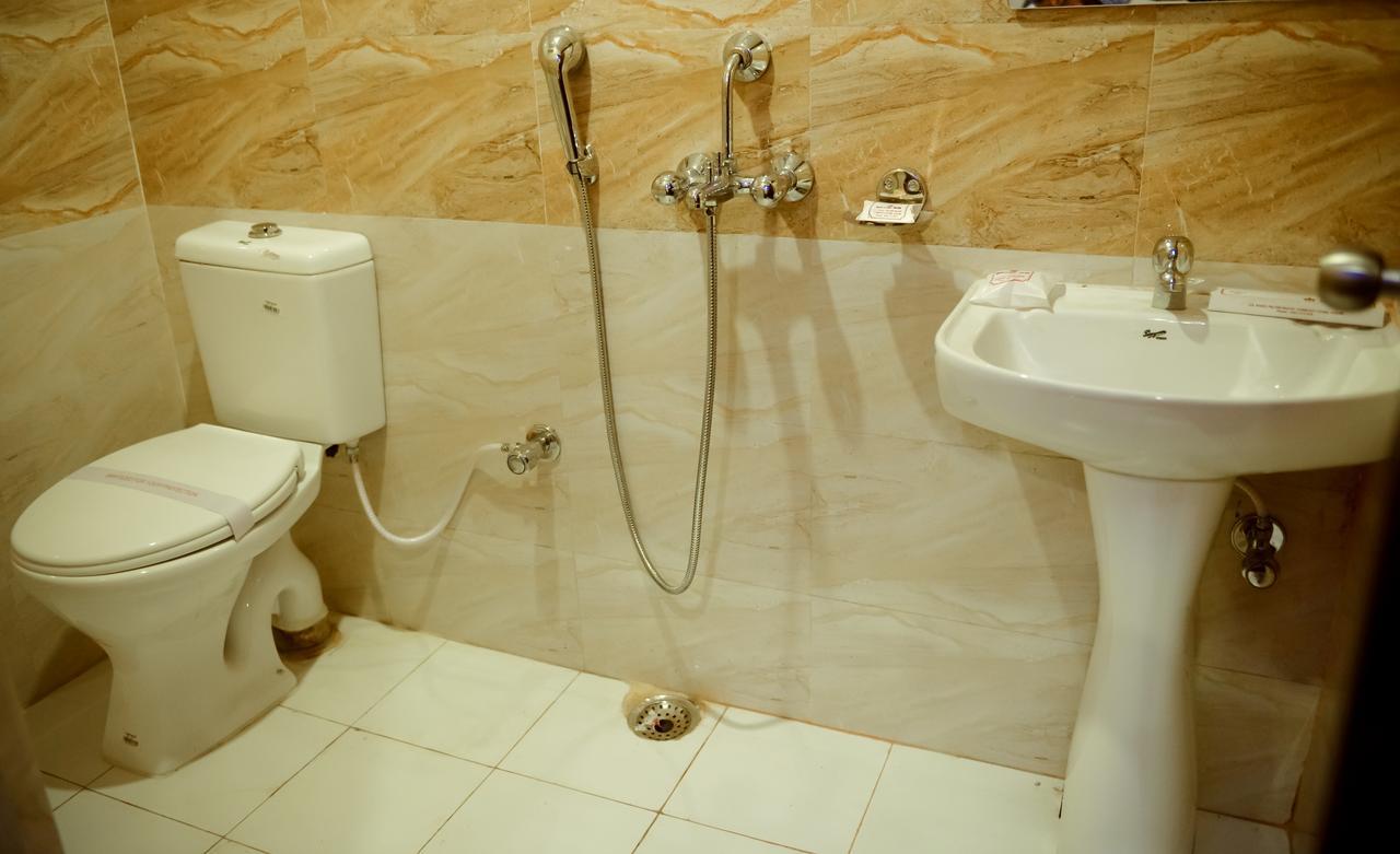 Hotel Mm Guwahati Luaran gambar